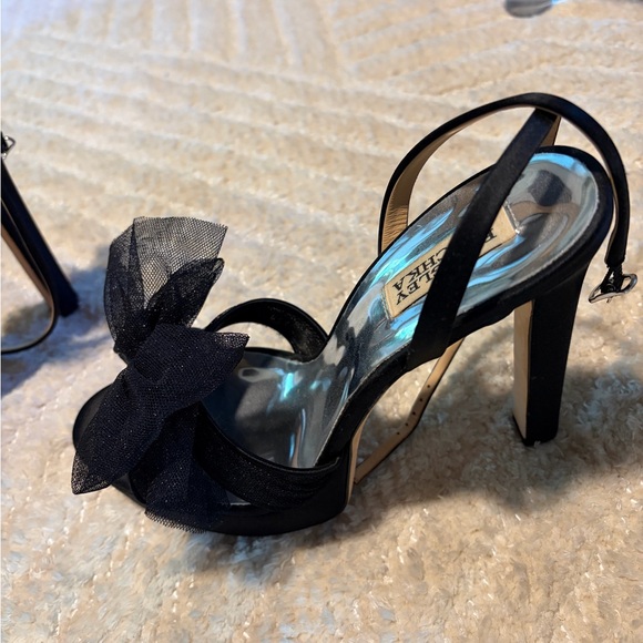 Badgley Mischka Black Strappy Heels with Bows. Size 9 - Picture 2 of 5